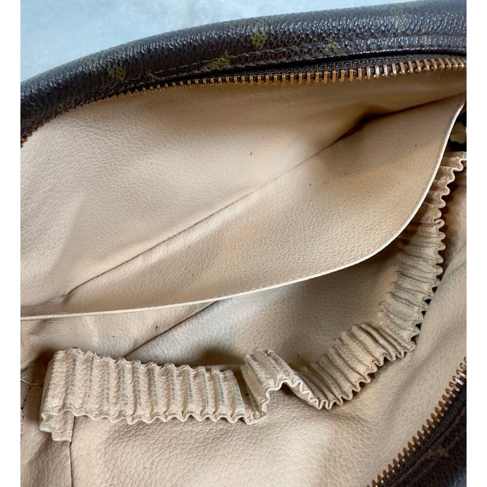 Louis Vuitton Monogram Toiletry Pouch 19 Cosmetic Bag w/ Box - Picture 13 of 16